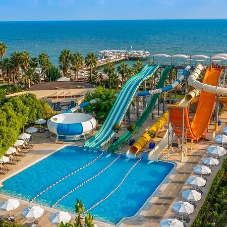 Bellis Deluxe & Heated For Winter Aqua Park Hotel